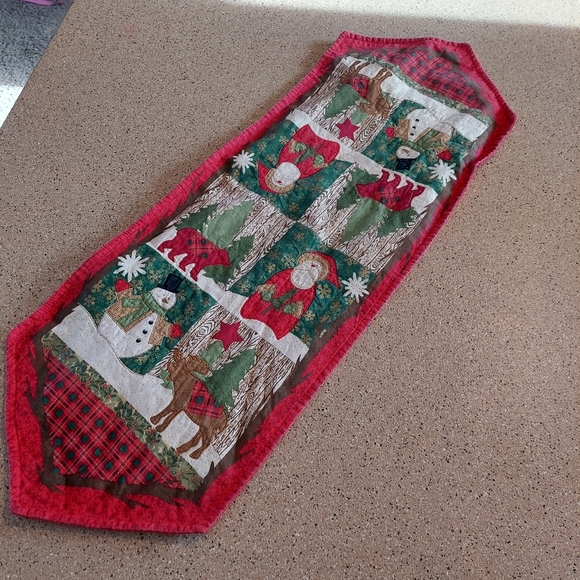 Santa Christmas Raindeer Snowman Table  Runner red Holiday decoration green - Picture 1 of 9